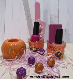 Halloween manicure set